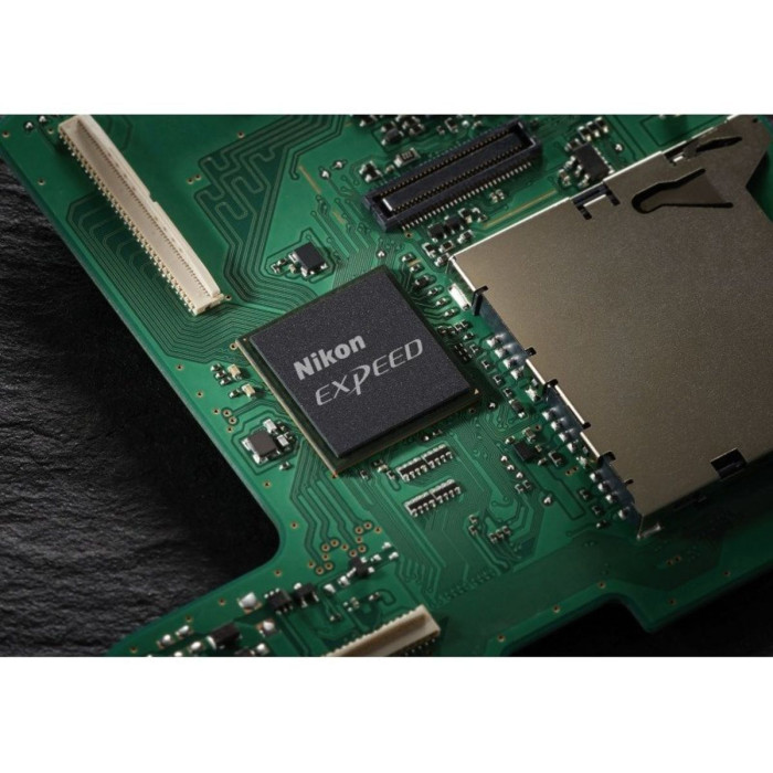 Дзеркальний фотоапарат Nikon D7500 body (VBA510AE)