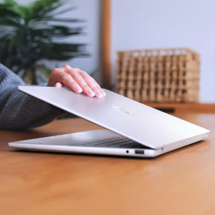 Ноутбук HP Omnibook 3 14-hz0005dx Glacier Silver (D0VR2UA)